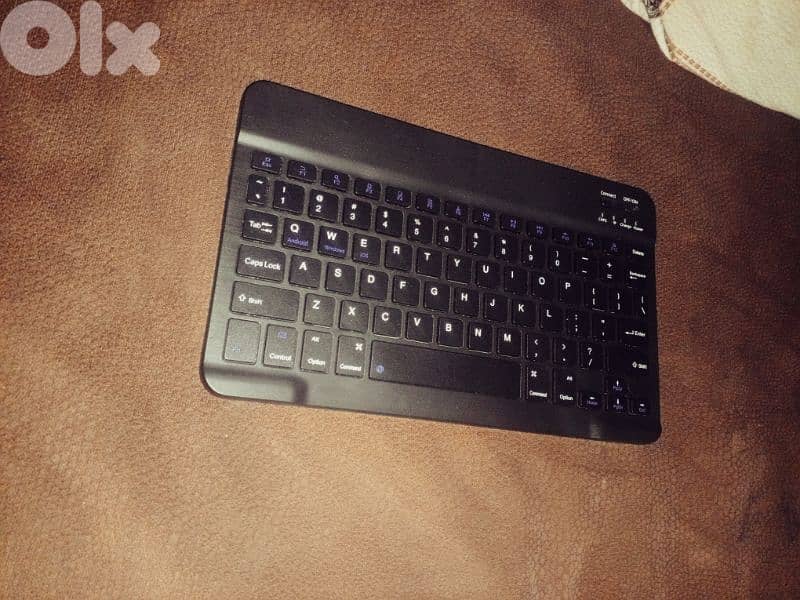 Bluetooth Keyboard + Mouse Set – Excellent Condition 1