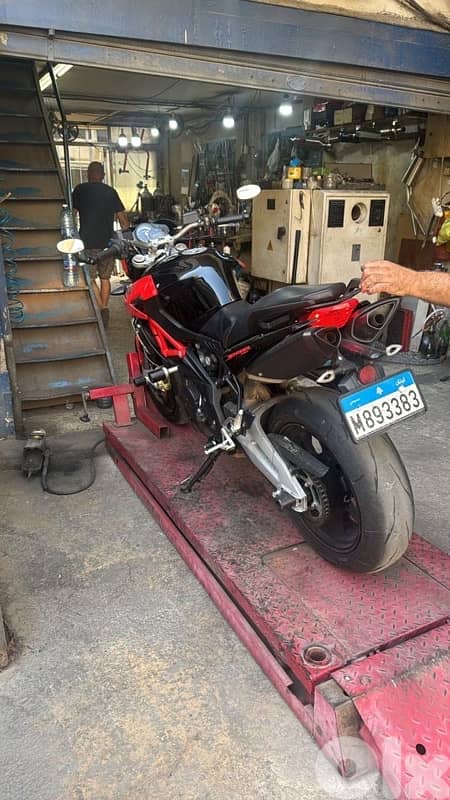 aprilia 2014(750cc) 2