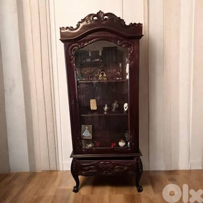 vitrine antique ( only the vitrine)