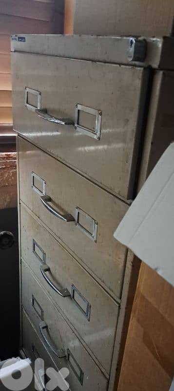 خزانة حديد نوع الاصلي