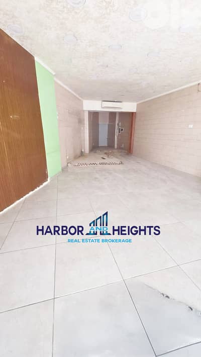 Shop for Rent in Dekwaneh - محل للإيجار في الدكوانة