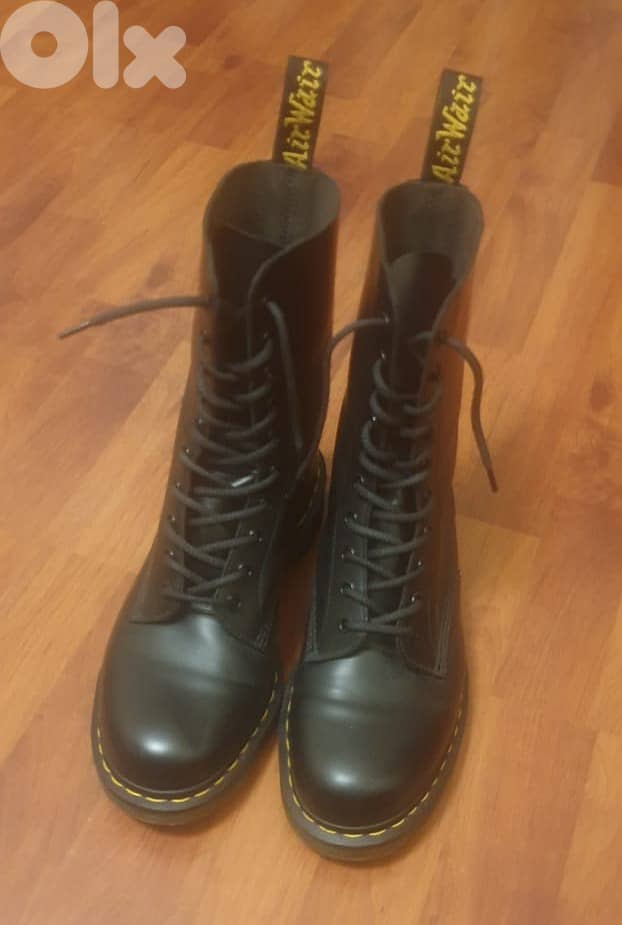 Dr. Martens - Smooth Leather Ankle Boots 6