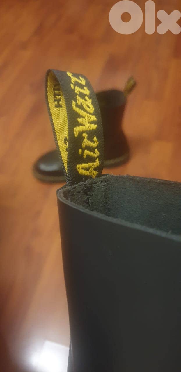 Dr. Martens - Smooth Leather Ankle Boots 7