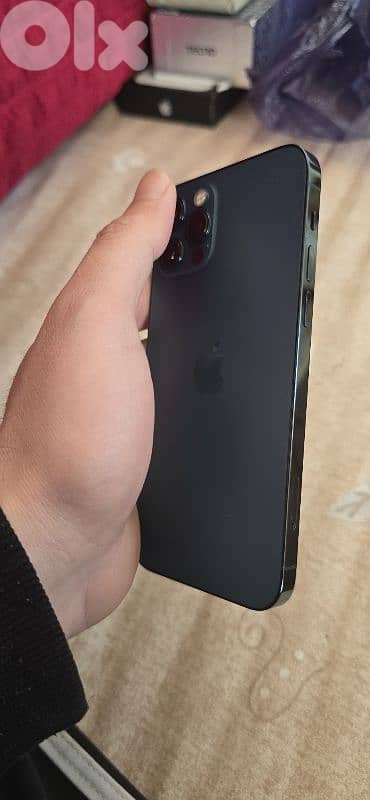 iphone 12 pro 256 gb waterproof like new 1