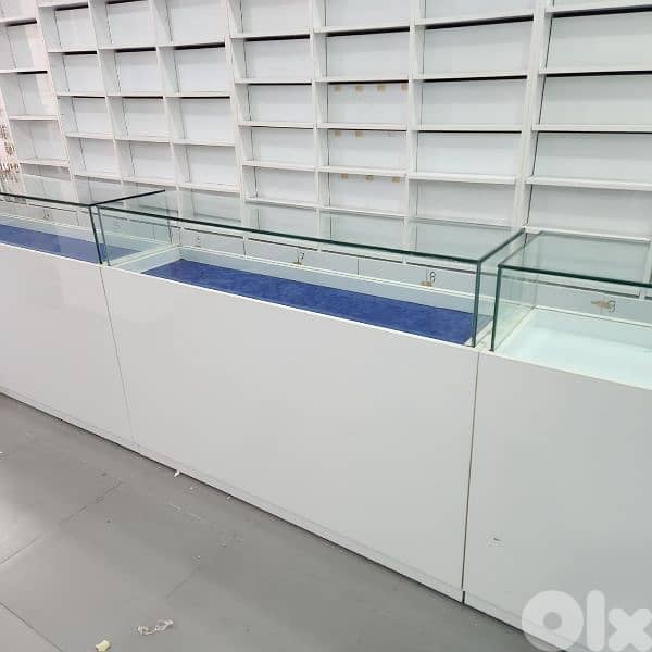 Vitrine Display Box - 17 units available 6