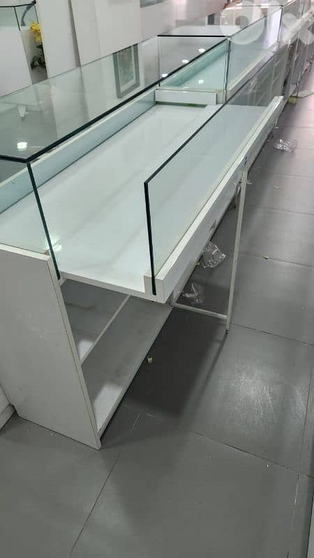 Vitrine Display Box - 17 units available 7