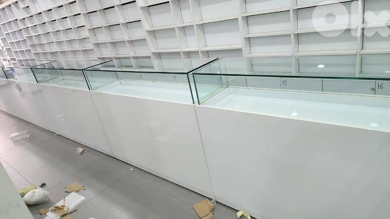 Vitrine Display Box - 17 units available 8