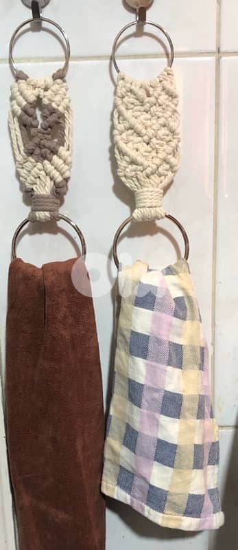 Hanging towel 1