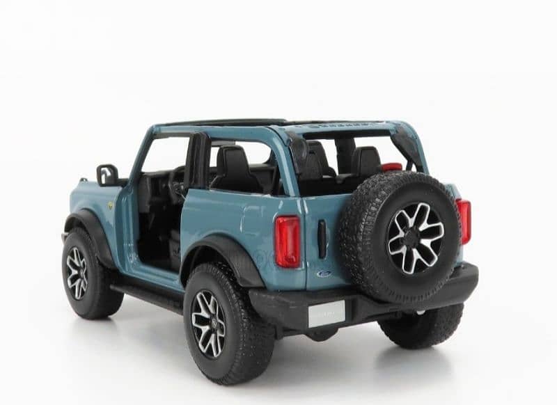 Ford Bronco Badlands 2021 diecast car model 1;18 3