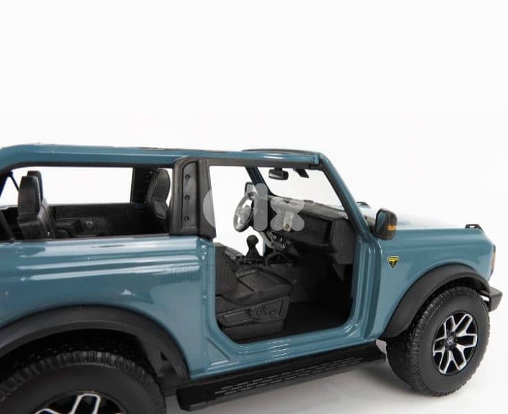 Ford Bronco Badlands 2021 diecast car model 1;18 8