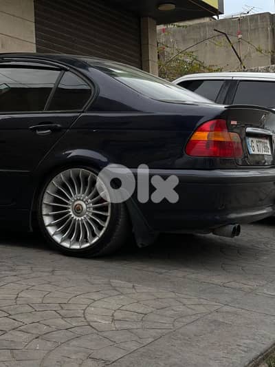 بي ام دبليو الفئة 3 2003