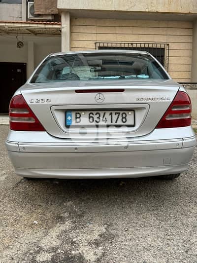 Mercedes C-230 2003