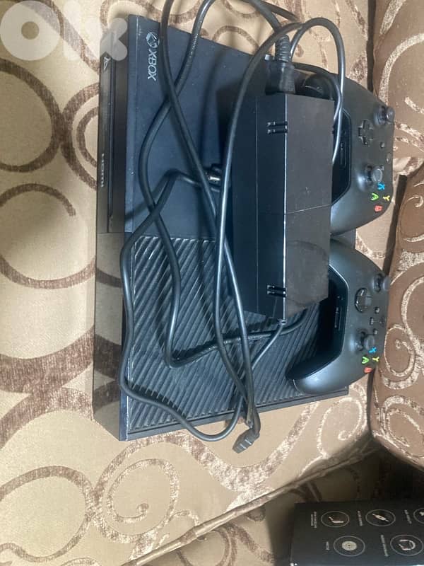 xbox one + all its accessories 1