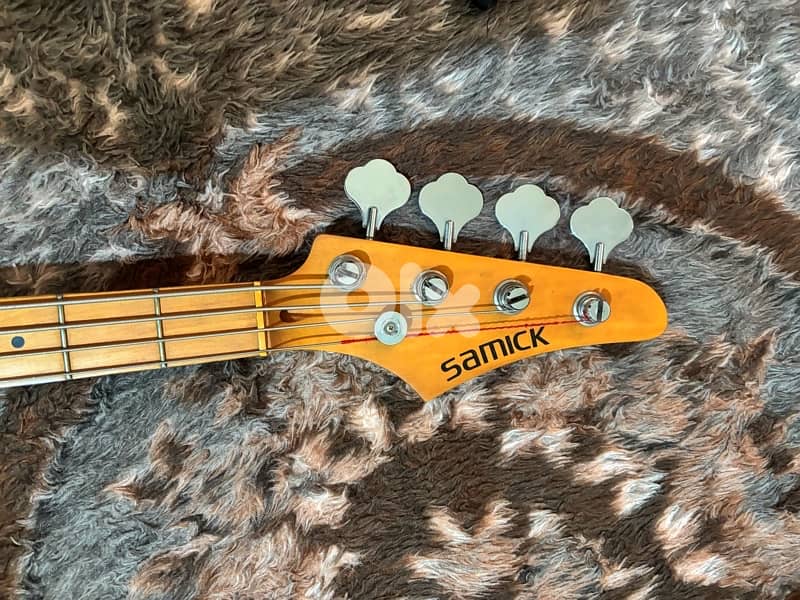 samick bass guitar 1