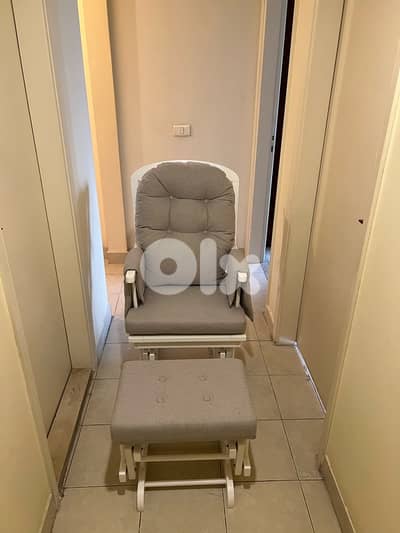 Rocking chair with leg rest