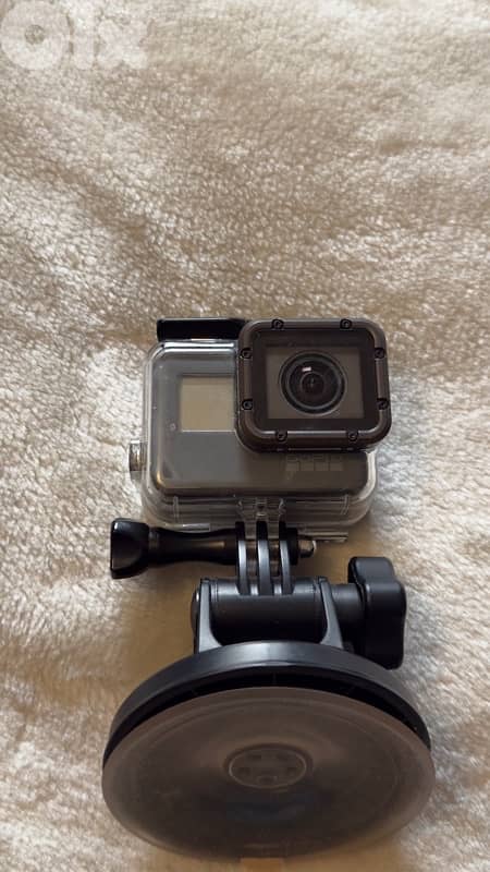 GoPro Hero 5 -Like New 1