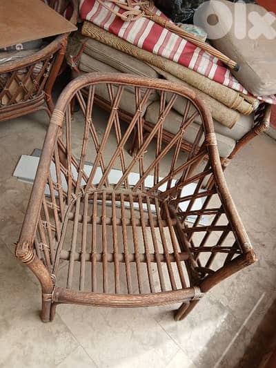 تخوتة والخزاين  بسعر مغري وقابل للتفاوض على الوت سب