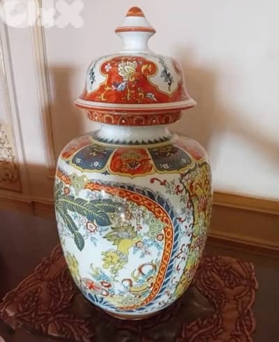 3 vases ثلاث مزهريات فخمة