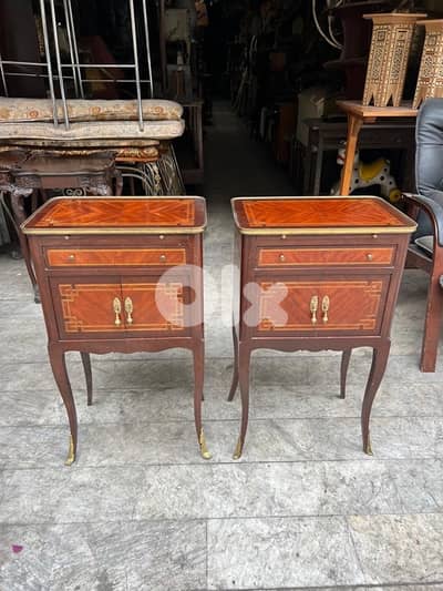 frensh commode table كومود طاولة عدد ٢ شغل فرنسي تنزيل برونز ناعم روعة