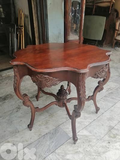 frensh table antique طاولة وسط فرنسية خشب جوز مميزة جداا ولا اروع