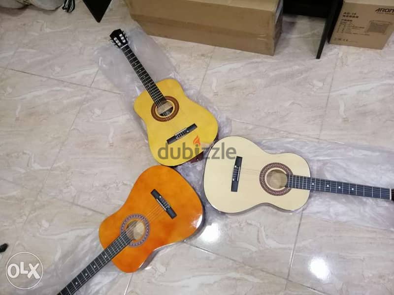 عروضاتنا ما بتنتهي غيتار كلاسيك ٣/٤ 0
