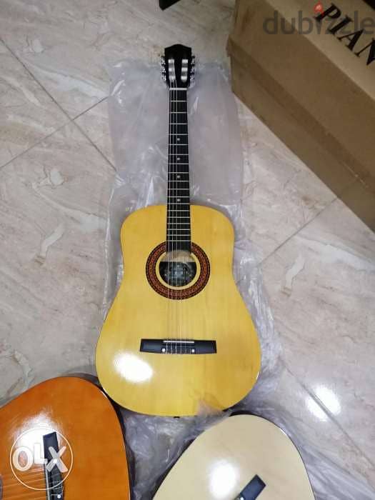 عروضاتنا ما بتنتهي غيتار كلاسيك ٣/٤ 3