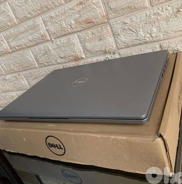 Dell 5410 Core i7 gen 10 Touch Screen 3