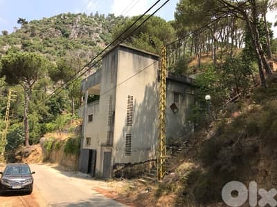 Building for sale in Baabdat