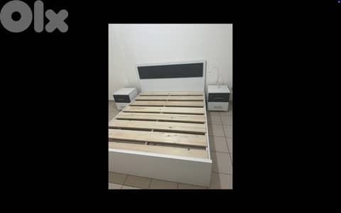 غرفة نوم مستعملة لمدة ٦ شهور بهدف السفر