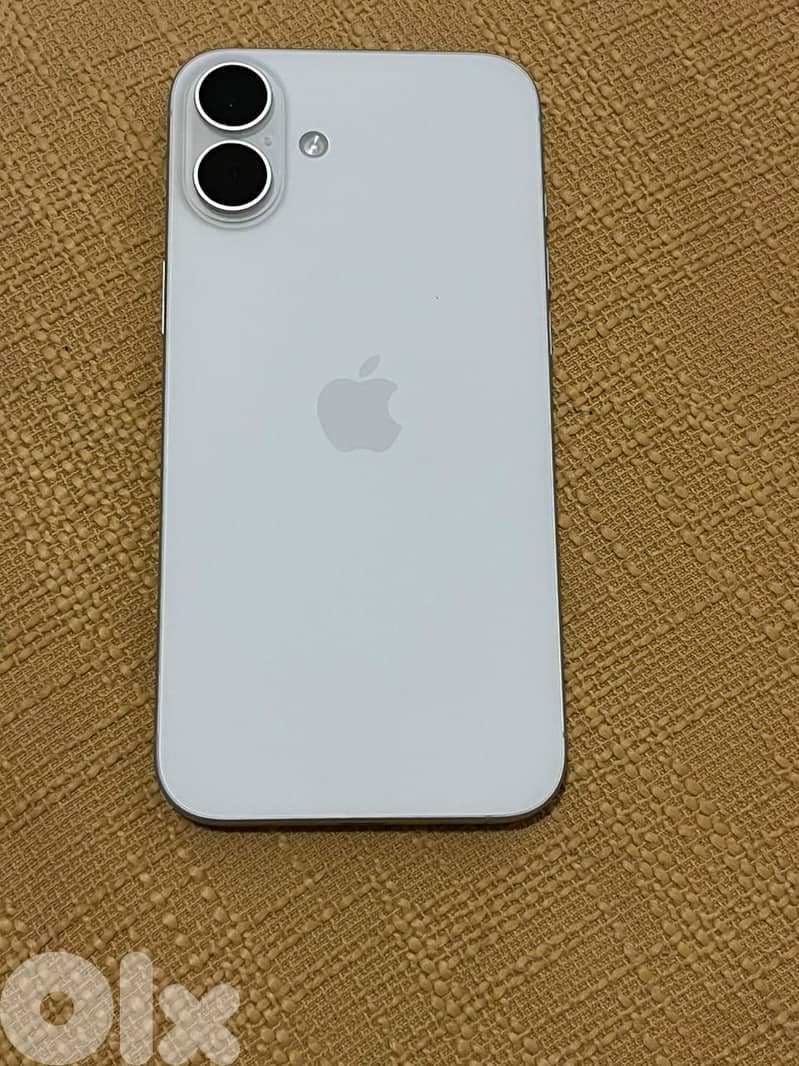 iPhone 16 plus open box battery 100% almost new 1