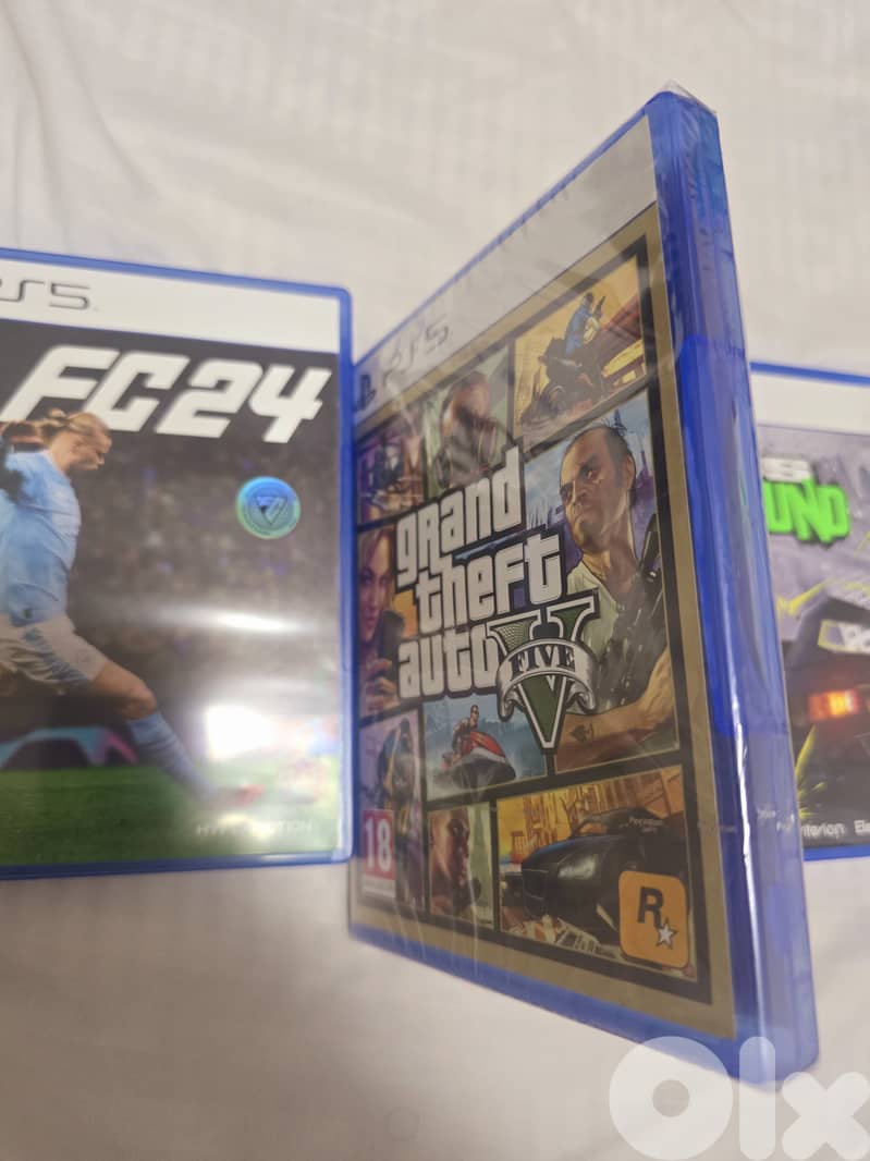 PS5 Slim (LIKE NEW UAE Model)ORIGINAL BOX 1