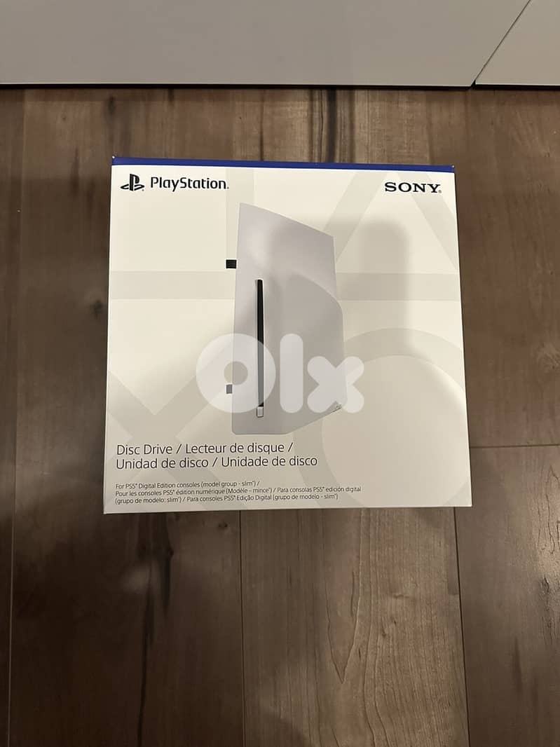 PS5 Slim (LIKE NEW UAE Model)ORIGINAL BOX 2