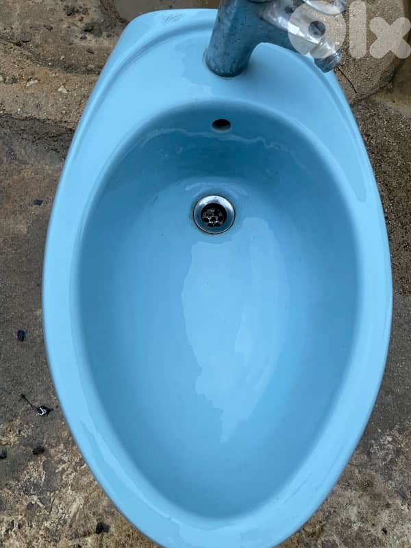 Classic Blue Bidet Splasher 1