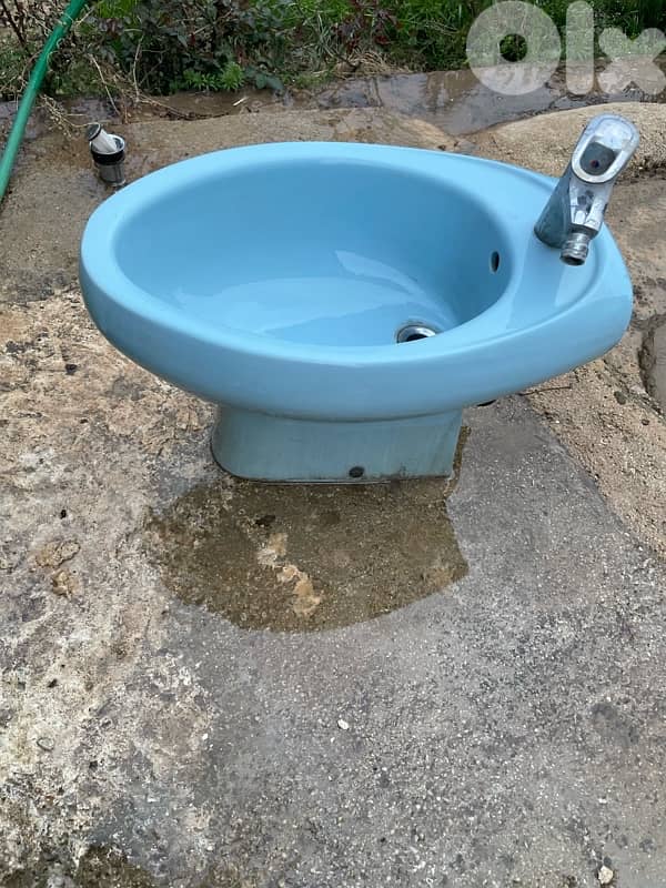 Classic Blue Bidet Splasher 2