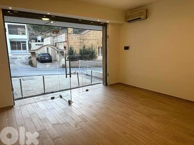 RWK129RH - Shop for rent in adonis in a prime location