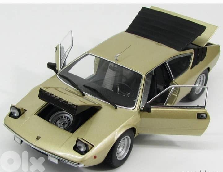 Lamborghini Urraco P250 1973 diecast car model 1;18 7