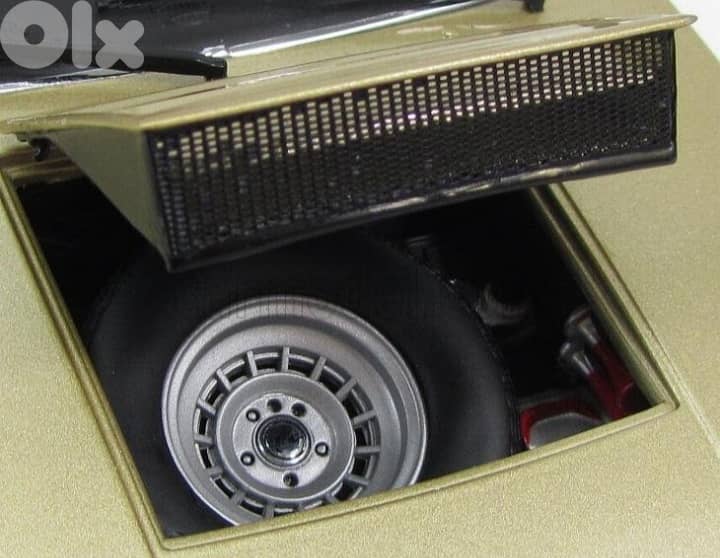 Lamborghini Urraco P250 1973 diecast car model 1;18 8