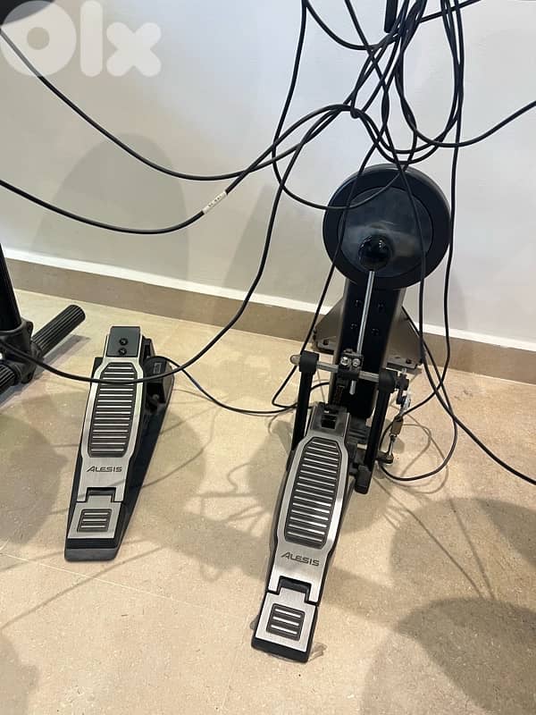 300$ Alesis electronic drums 3
