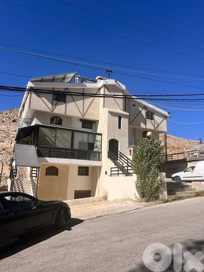 شقة للأجار فاريا المزار بجانب فندق إنتركونتيننتال ١٣٥ متر  ٣ غرف نوم