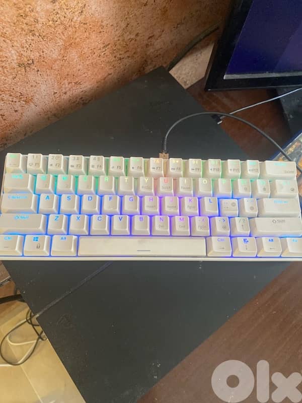 ps4 + cd GTA5 + gaming keyboard 4