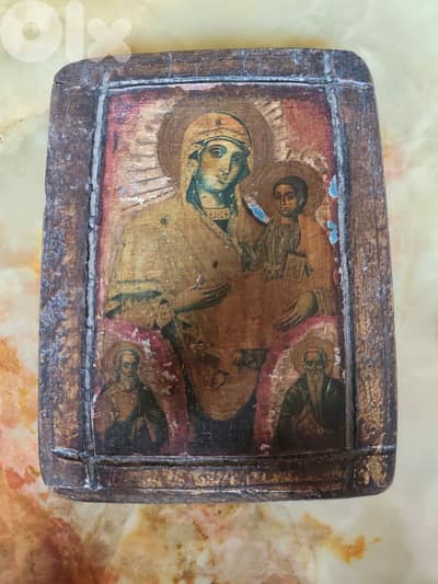 ايقونة قديمة العهد على خشب تمثل السيدة العذراء والمسيح