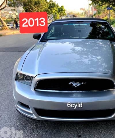 2013 Ford Mustang 6 cylinder excellent condition