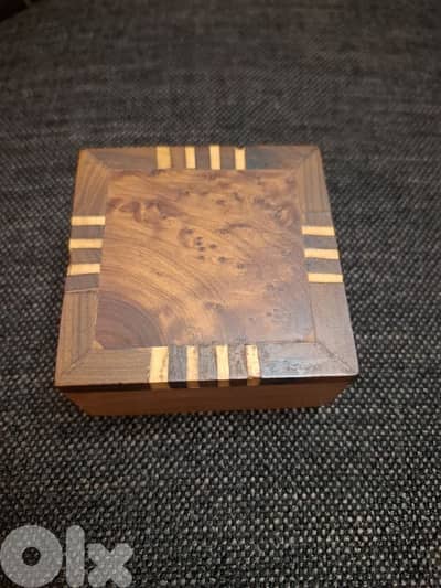 صندزق خشب قديم