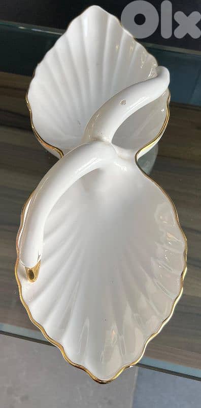 صحن بطة واحد  زينة بيروت الاشرفية ٨ دولار ٠٣٧٢٣٨٩٥