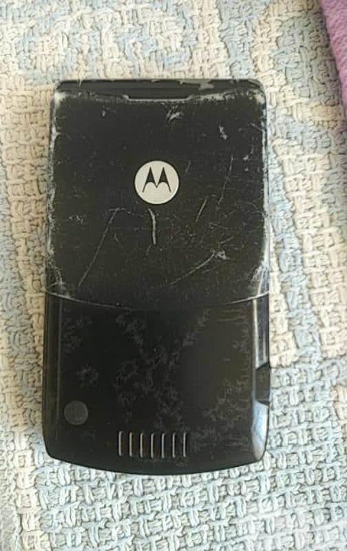 Old Motorola V3 Razr, final price 1
