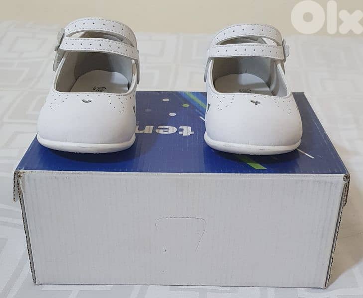 Babyshoes whiteoriginal leather & used onetimeonlysize 21 ashrafiye12$ 3