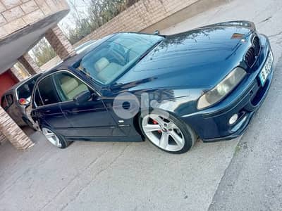 BMW E39  2000