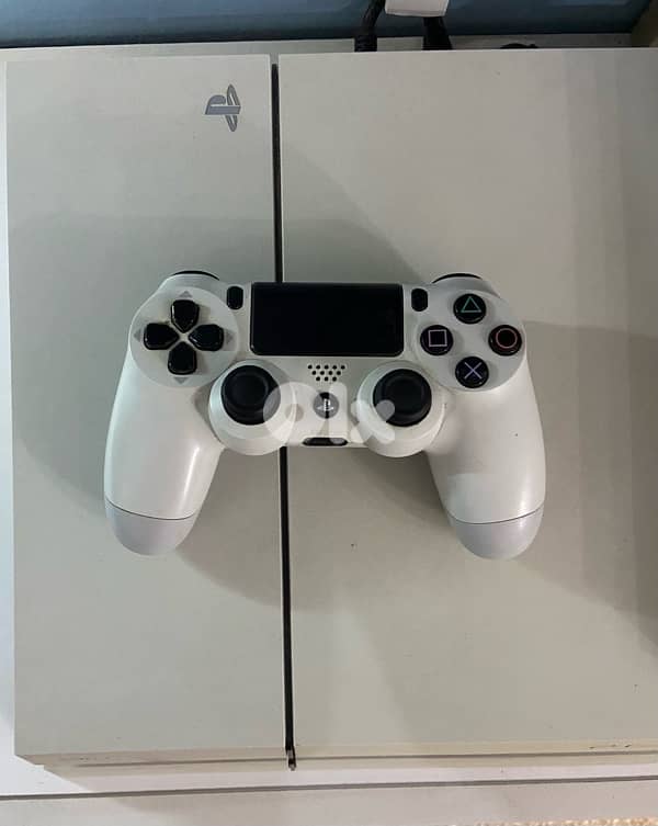 White Flat PS4 - 512g (Used) 1