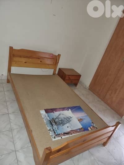 تخت خشب مسيف مع  كمبوند