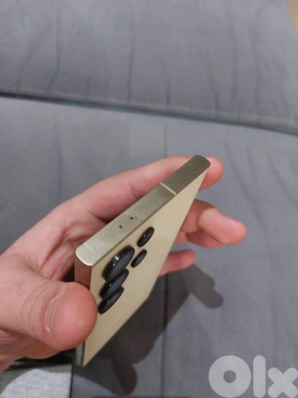 s24 ultra with box 6